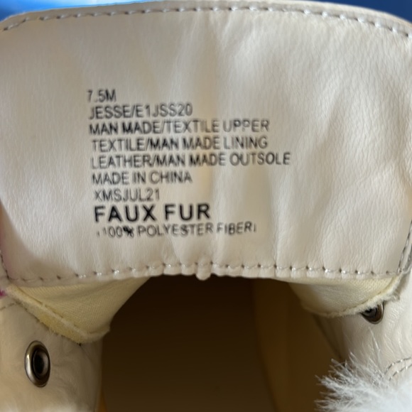 Esprit chunky white faux fur boots (7.5) - Picture 5 of 6